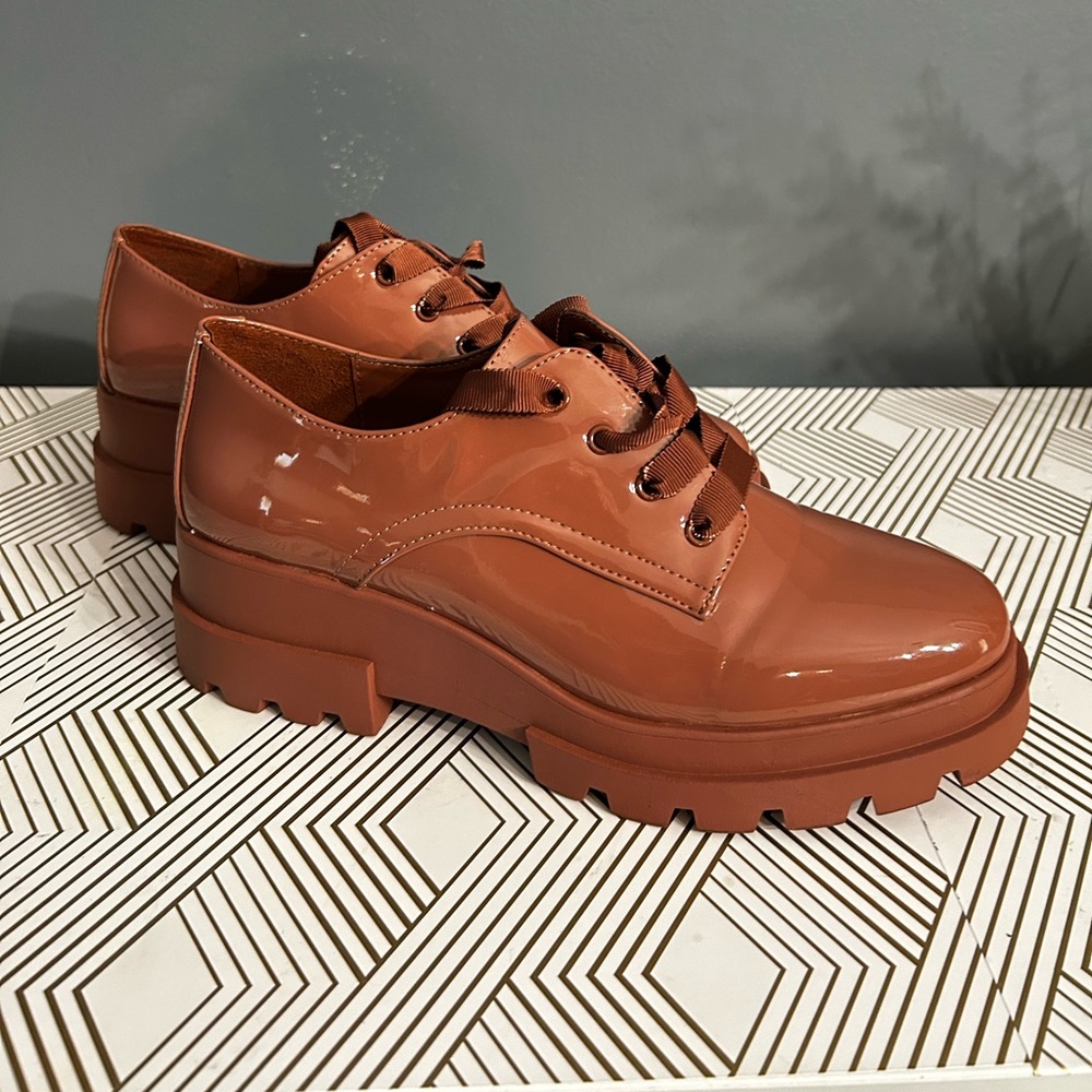 Women’s shoes